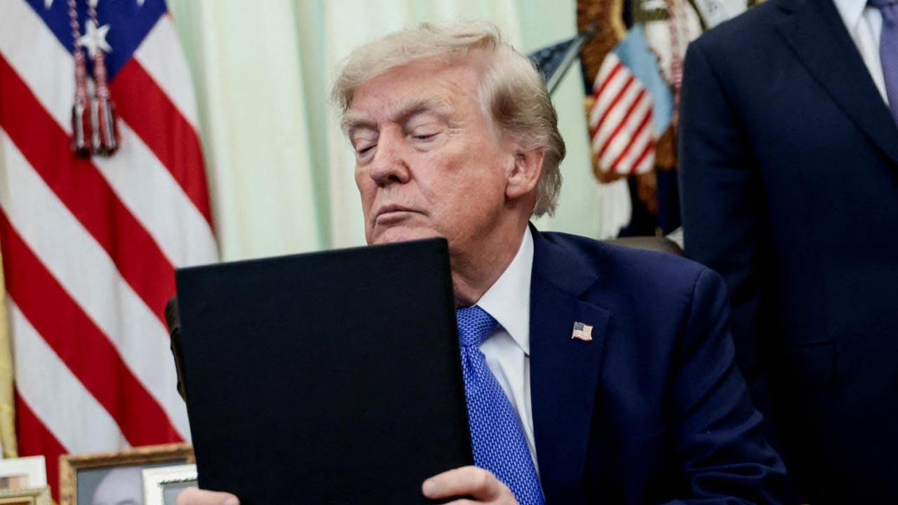 US Probes 40 Nations Over Alleged Chinese Tariff Evasion