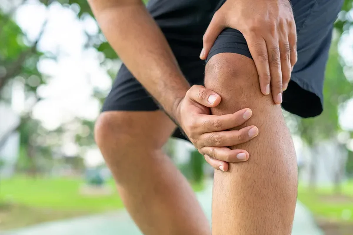 Hearing Knee Cracks? These Warning Signs Mean You Should Not Ignore Them
